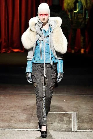 Look 32